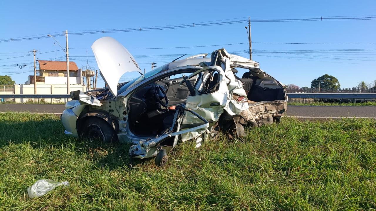 Foto 3 de 3 — Colisão traseira na Washington Luís deixa uma pessoa ferida em Araraquara